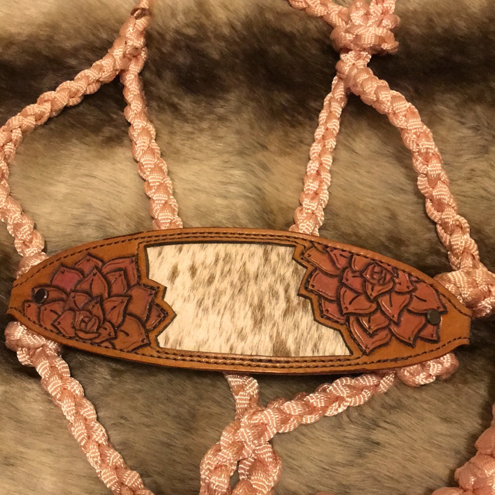 Cowhide bronc halter on mule tape halter cactus horse tack pink tack - Picture 2 of 5